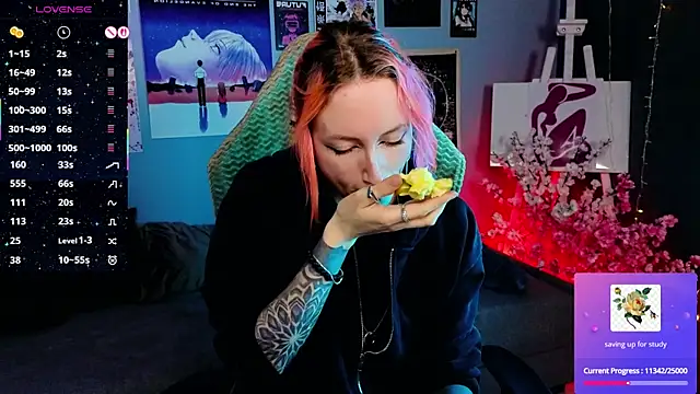  HelenCarter online show from 07/08/26, 08:57