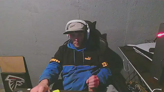 Snapshot of Superoz77 chatting on 12/24/24, 02:32 Superoz77 online show from 12/24/24, 02:32