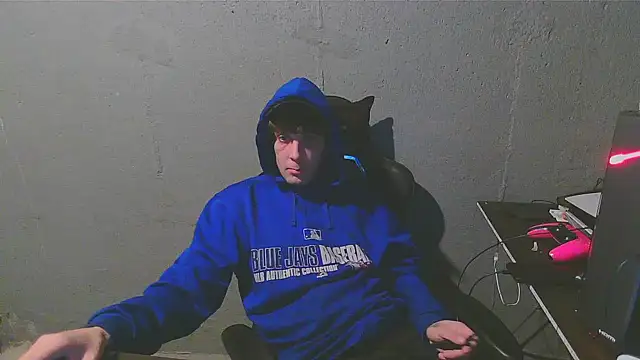 Snapshot of Superoz77 chatting on 01/19/25, 04:12 Superoz77 online show from 01/19/25, 04:12