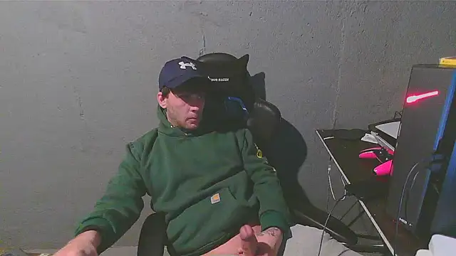 Snapshot of Superoz77 chatting on 01/25/25, 05:51 Superoz77 online show from 01/25/25, 05:51