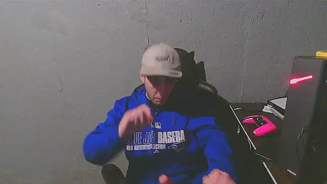 Snapshot of Superoz77 chatting on 01/28/25, 05:32 Superoz77 online show from 01/28/25, 05:32