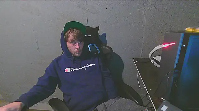 Snapshot of Superoz77 chatting on 02/03/25, 05:18 Superoz77 online show from 02/03/25, 05:18