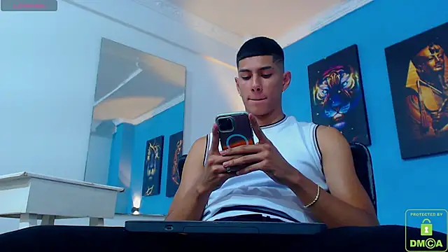Snapshot of Valerio_20 chatting on 01/17/25, 08:22 Valerio 20 online show from 01/17/25, 08:22