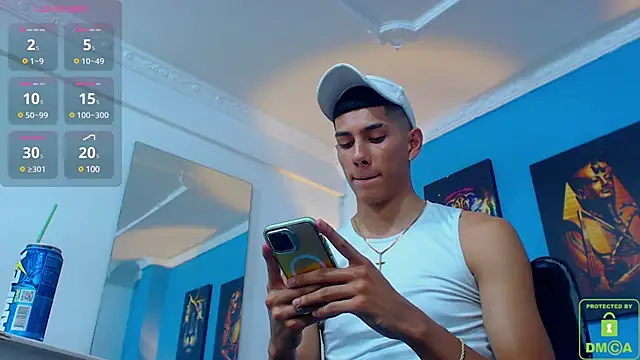 Snapshot of Valerio_20 chatting on 01/25/25, 08:10 Valerio 20 online show from 01/25/25, 08:10