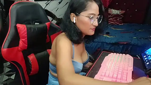 AdelinaMiran90 online show from 11/02/25, 05:43