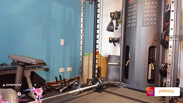 Snapshot of fergie21 chatting on 01/10/25, 01:41 fergie21 online show from 01/10/25, 01:41