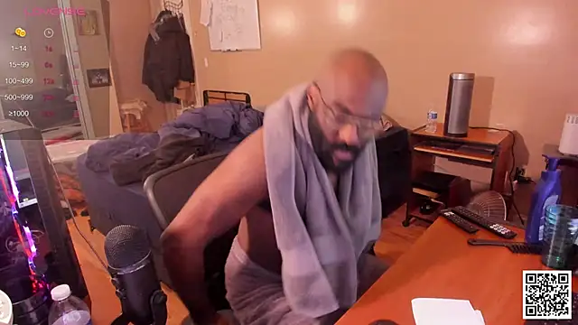 MrChuckDailyXXX online show from 12/06/24, 08:15