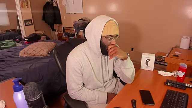 MrChuckDailyXXX online show from 12/22/24, 09:31