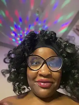 Snapshot of hotshie666-cum chatting on 04/19/26, 02:33 hotshie666-cum online show from 04/19/26, 02:33