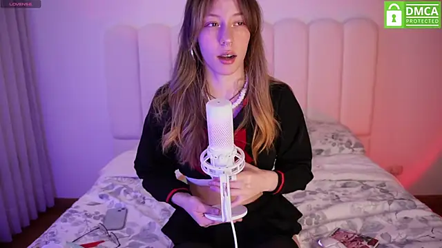 Snapshot of _nobara__ chatting on 09/26/25, 02:26 nobara online show from 09/26/25, 02:26