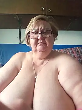 Awn290668 online show from 09/18/25, 03:47