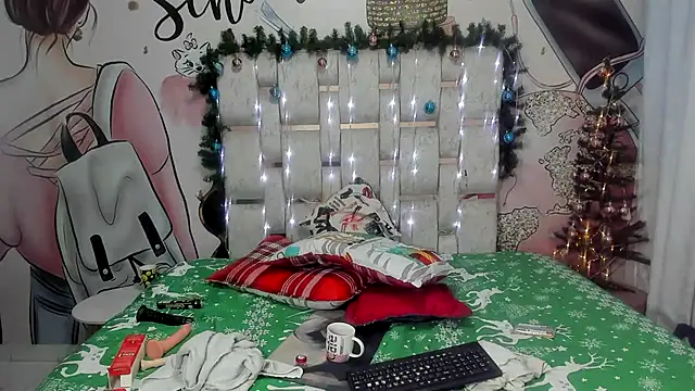 EMMA SWEETT1 online show from 12/16/24, 03:54