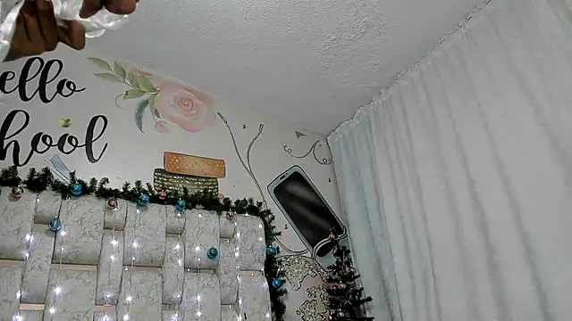 EMMA SWEETT1 online show from 12/18/24, 12:40