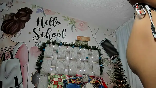 EMMA SWEETT1 online show from 12/27/24, 12:23