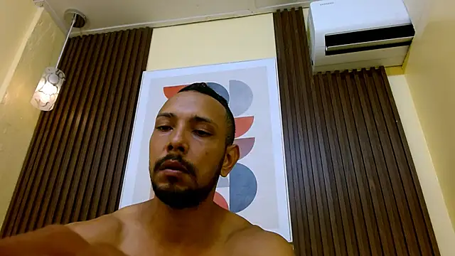 Snapshot of Thiago_Summers chatting on 03/14/25, 12:40 Thiago Summers online show from 03/14/25, 12:40