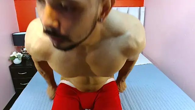 Snapshot of Thiago_Summers chatting on 09/17/25, 02:19 Thiago Summers online show from 09/17/25, 02:19