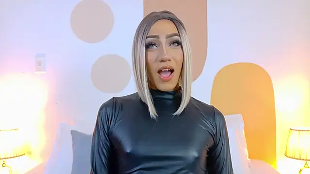 Snapshot of VictoriaRoss1 chatting on 10/16/25, 03:51 VictoriaRoss1 online show from 10/16/25, 03:51