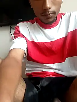 Snapshot of slimmydaddy69 chatting on 04/08/26, 12:38 slimmydaddy69 online show from 04/08/26, 12:38