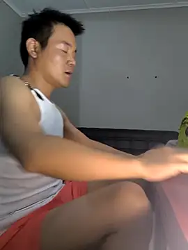 Snapshot of kisstoyousoon2024 chatting on 09/18/25, 05:04 kisstoyousoon2024 online show from 09/18/25, 05:04