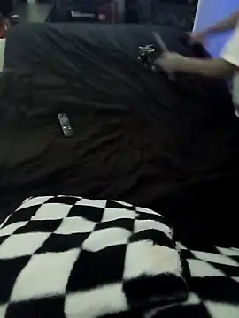 Snapshot of Slunghung79 chatting on 09/16/25, 12:44 Slunghung79 online show from 09/16/25, 12:44