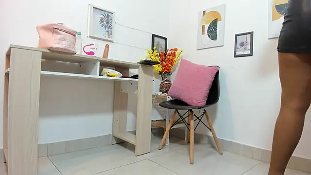 Snapshot of GenesisTT chatting on 10/07/25, 04:09 GenesisTT online show from 10/07/25, 04:09