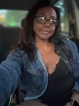 Snapshot of Blazerina chatting on 09/14/25, 12:10 Blazerina online show from 09/14/25, 12:10