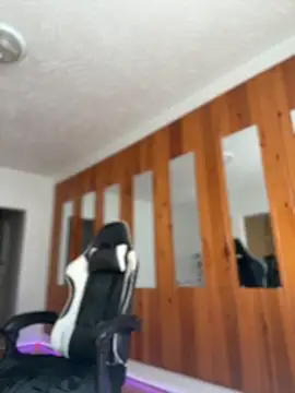 Snapshot of Blazerina chatting on 09/17/25, 04:41 Blazerina online show from 09/17/25, 04:41