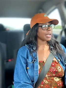 Snapshot of Blazerina chatting on 09/19/25, 05:13 Blazerina online show from 09/19/25, 05:13