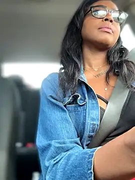 Snapshot of Blazerina chatting on 10/01/25, 05:30 Blazerina online show from 10/01/25, 05:30