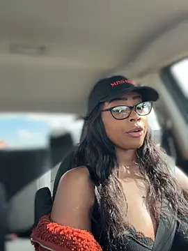 Snapshot of Blazerina chatting on 10/29/25, 05:25 Blazerina online show from 10/29/25, 05:25