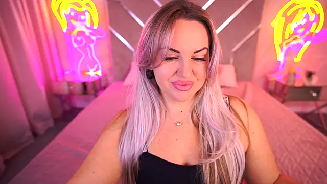 KiraCandyS online show from 11/07/25, 12:21