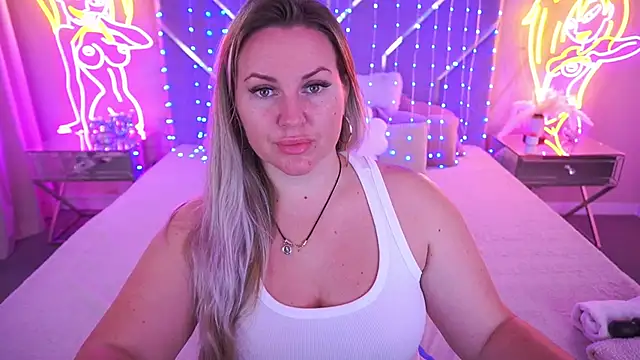 KiraCandyS online show from 05/25/26, 08:37