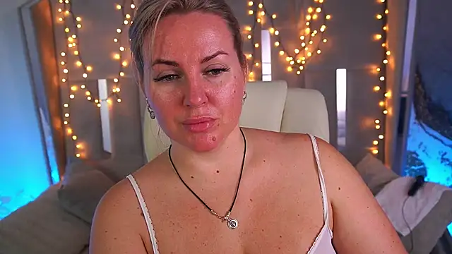 KiraCandyS online show from 06/20/26, 07:49