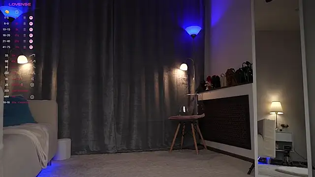 Amely Young online show from 09/18/25, 02:57