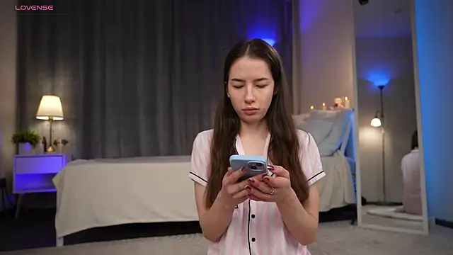 Amely Young online show from 11/17/25, 02:17