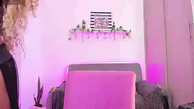 Snapshot of Angel_black_19 chatting on 02/28/25, 04:53 Angel black 19 online show from 02/28/25, 04:53