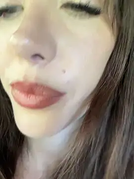 Eyline online show from 06/11/26, 10:35