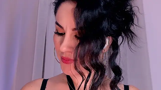Pamela Rosal online show from 06/16/26, 01:25