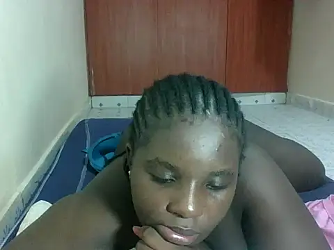 hotebbbyy online show from 04/28/26, 02:21