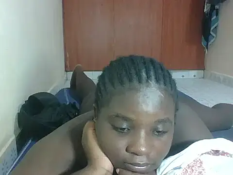 hotebbbyy online show from 05/02/26, 03:33