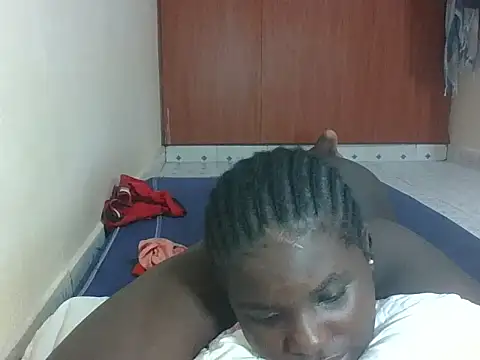 hotebbbyy online show from 05/06/26, 08:19