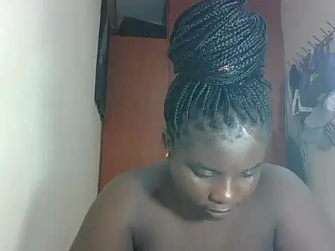 hotebbbyy online show from 05/13/26, 12:24