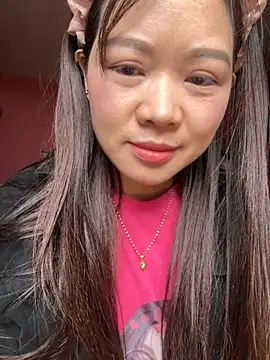 Snapshot of Hellen_111 chatting on 10/17/25, 02:04 Hellen 111 online show from 10/17/25, 02:04