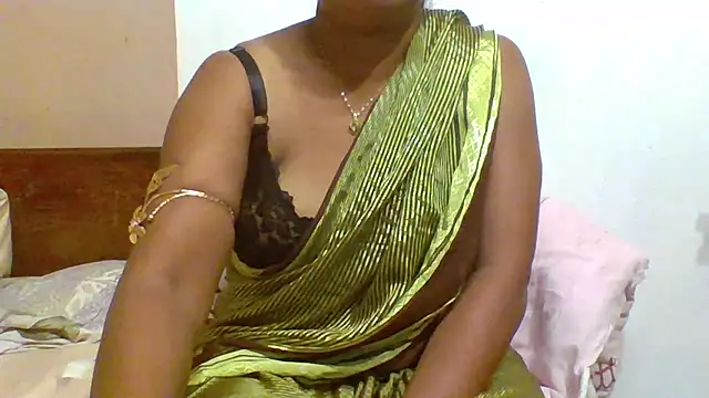 Snapshot of Shaali_Ang chatting on 12/09/24, 01:18 Shaali Ang online show from 12/09/24, 01:18