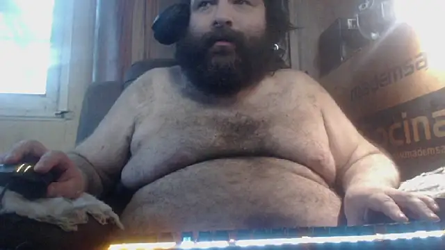 Snapshot of hairyhulk chatting on 01/10/25, 10:50 hairyhulk online show from 01/10/25, 10:50