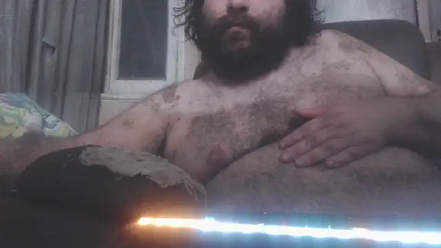 Snapshot of hairyhulk chatting on 11/02/25, 03:20 hairyhulk online show from 11/02/25, 03:20