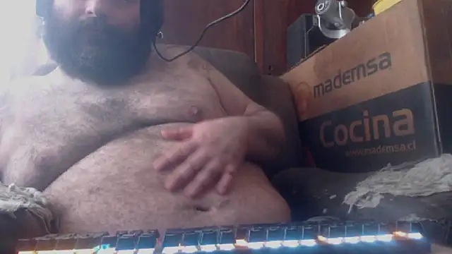 Snapshot of hairyhulk chatting on 12/02/25, 03:51 hairyhulk online show from 12/02/25, 03:51