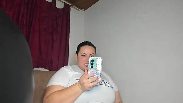 tetasgrandes karol online show from 09/16/25, 05:14