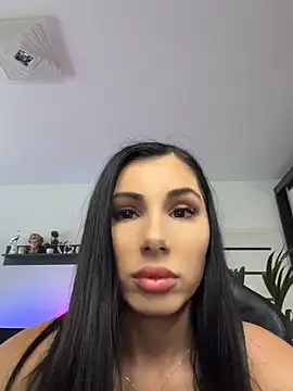 Snapshot of Beauty_Anne chatting on 06/18/26, 08:03 Beauty Anne online show from 06/18/26, 08:03