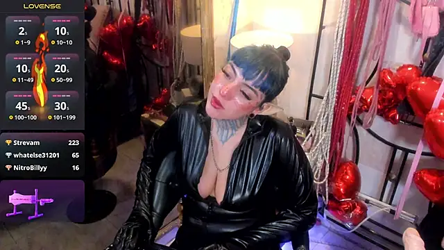 Snapshot of luxifer_666_ chatting on 02/14/25, 10:36 luxifer 666 online show from 02/14/25, 10:36